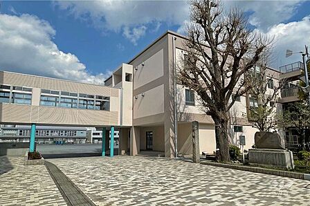 高津小学校[公立]の外観