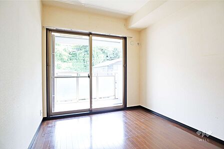 南東側洋室5.5帖［2026年8月7日撮影］