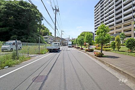敷地南側の前面道路