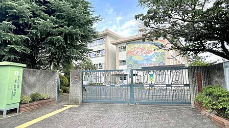 有馬中学校[公立]の外観