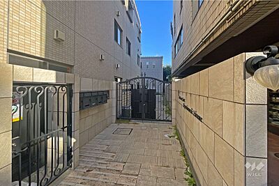外観:リムテラスコート桜新町一丁目の外観(奥の建物・西側から) 外観:リムテラスコート桜新町一丁目の外観(奥の建物・西側から)
