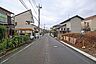 外観：物件の北西側前面道路（西側から）［2026年10月1日撮影］