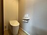 トイレ：トイレは2階にも完備！朝の混雑時や夜間も気兼ねなく使えて安心です♪