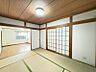 室内：和室はLDK横にあるため用途様々に使用可能です♪