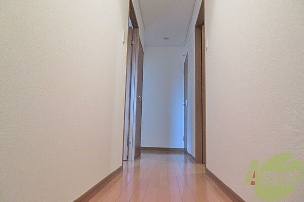画像12:玄関から撮影しました。長い廊下は走りたくなりますね。