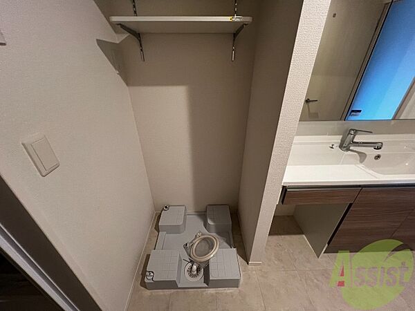 画像24:ここに洗濯機が置けます。室内に置けるのは嬉しいですね。