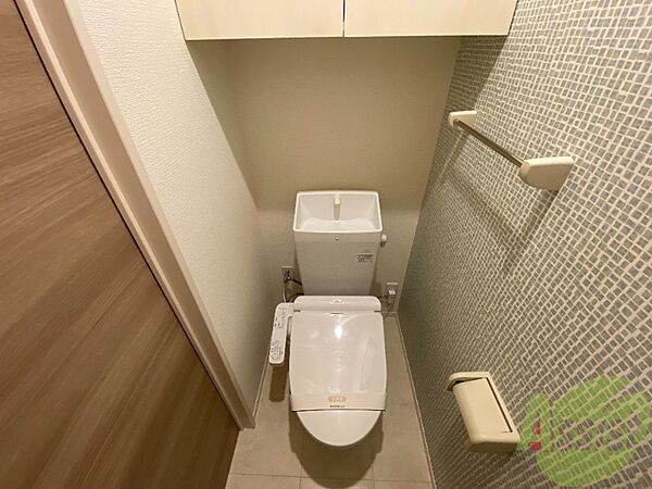 画像11:トイレはあると嬉しいウォシュレット付きです。