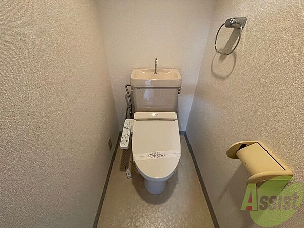 画像11:こちらはトイレになります。ウォシュレット機能付です。