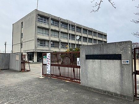 枚方市立渚西中学校 1900m