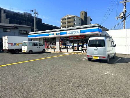 ローソン 淀木津町店 160m