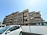 外観：これから住むことになるかもしれないマンション。そう思うとなんだかワクワクしませんか？「このマンションのココが素敵！」「ここに住んだらこういう風にしたいな」たくさんイメージしながら楽しくご内覧ください♪
