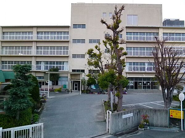 画像23:【中学校】宝塚市立　南ひばりガ丘中学校まで1401ｍ