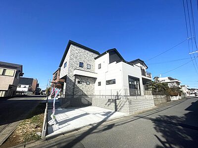 外観：大切な時間を共に過ごすのは、「家族」も「お住まい」も同じです。時代が経っても変わらない居住性の高さと、いつまでも色褪せず住む毎に親しみ深くなるデザイン。