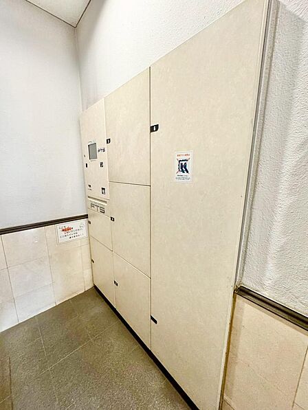 宅配ボックス付きです♪