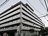外観：前面道路から