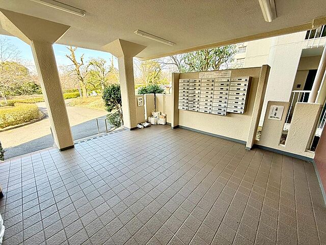 エントランス 多摩ニュータウン1号棟〜区分収益マンション〜 8階/-