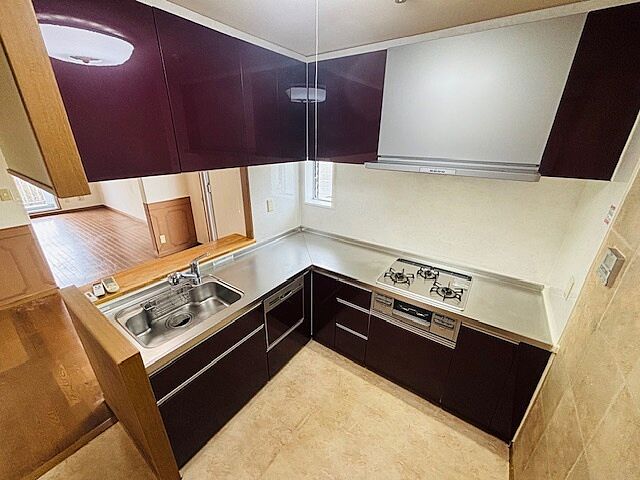 キッチン ホームタウン貝取 4階/401号室