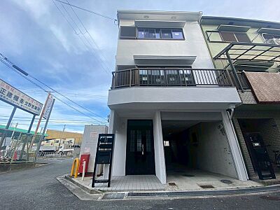 外観:平成8年建築 全面改装済 外観:平成8年建築 全面改装済