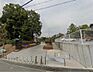 周辺：香里ケ丘中央公園（871m）