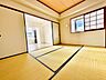 和室：6.0帖の和室です。角部屋のため全居室採光付きです♪