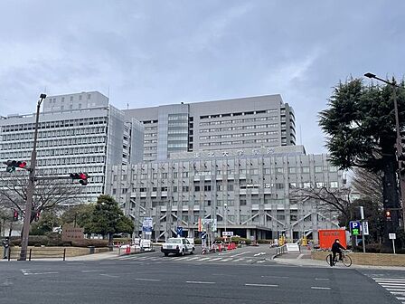 東北大学病院 912m