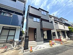 草加市谷塚　ビルトインガレージ付き　南向き3階建ての新築住宅