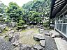 その他：広いお庭です♪室内から外に出やすい段差もあります♪