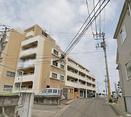 JR仙山線「東照宮」駅まで徒歩12分。スーパー、コンビニ、薬局が徒歩圏内に揃う利便性良好な立地です。