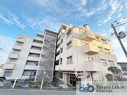 JR仙山線「北山」駅徒歩7分の立地です。周辺には薬局やスーパーが徒歩圏内にありお買い物にも便利です。