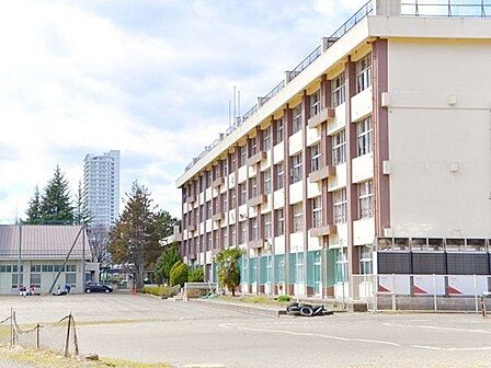 仙台市立上杉山中学校 徒歩3分。 210m
