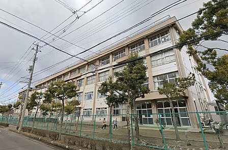 仙台市立中野栄小学校 徒歩8分。 550m