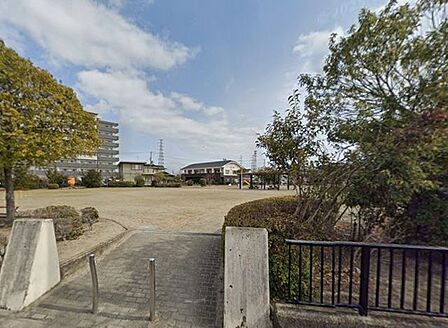 出花二丁目公園 徒歩6分。 450m