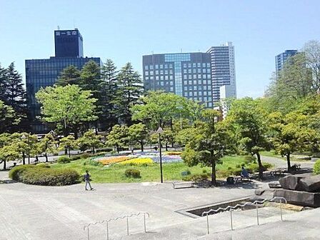 勾当台公園 徒歩10分。 650m