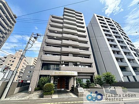 地下鉄南北線「北四番丁」駅徒歩11分の立地です。周辺には薬局やスーパーが徒歩圏内にありお買い物にも便利です。