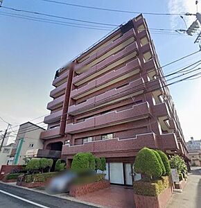 外観:洗練されたフォルムと柔らかな印象を併せ持つ外観デザイン。街並みに自然と溶け込みながら、居住者様を優しく迎え入れます。 外観:洗練されたフォルムと柔らかな印象を併せ持つ外観デザイン。街並みに自然と溶け込みながら、居住者様を優しく迎え入れます。