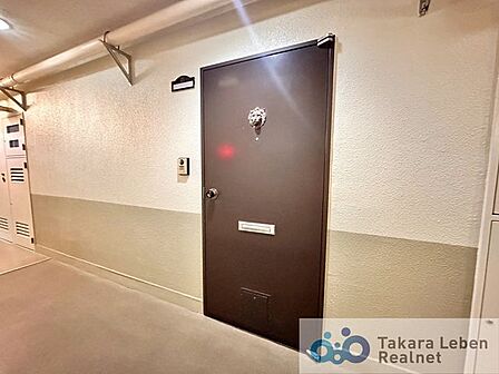 落ち着いた雰囲気の玄関は大切なお客様を迎えるのに最適です。