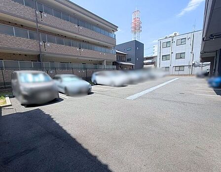 *駐車場*