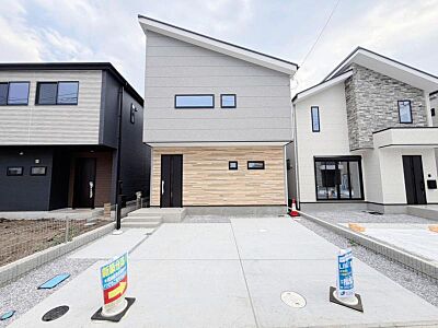 外観:街に溶けこみ美しい景観を生み出すこの邸宅は、採光や風通しまで考え抜いて造りあげました。 外観:街に溶けこみ美しい景観を生み出すこの邸宅は、採光や風通しまで考え抜いて造りあげました。