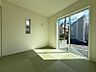 室内：和室はお客様が泊まったり、お子様を遊ばせるピッタリの空間です。奥行きのある押入れも魅力的。