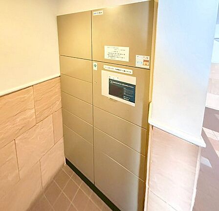 ■不在時でも荷物が受け取れる便利な宅配ボックス