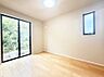 室内：1号棟  ■落ち着いた色合いのお部屋で穏やかな時間を楽しめます