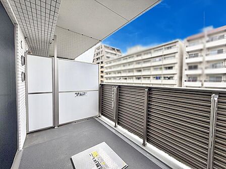 ■ 心地よい風と光を感じる、くつろぎのバルコニー