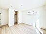 室内：1号棟  ■落ち着いた色合いのお部屋で穏やかな時間を楽しめます