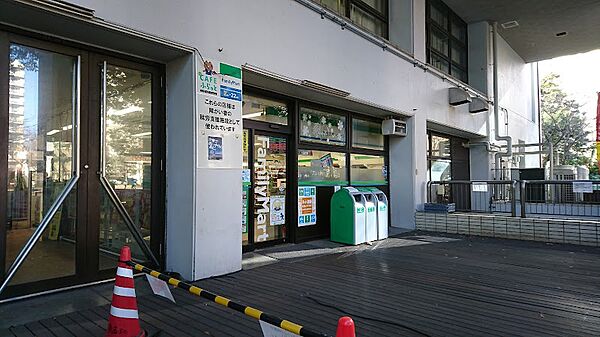 画像21:【コンビニエンスストア】ファミリーマート 新宿スポーツセンター店まで345ｍ