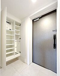 シンプルで使いやすい玄関です