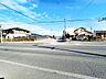 外観：前面道路含む現地写真