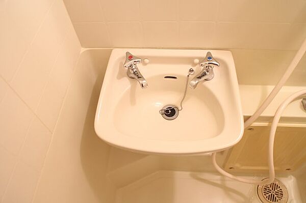 画像7:コンパクトで使いやすい洗面所