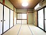 和室：ゆっくりと寛げる和室があります。いぐさの香りにも癒されます。