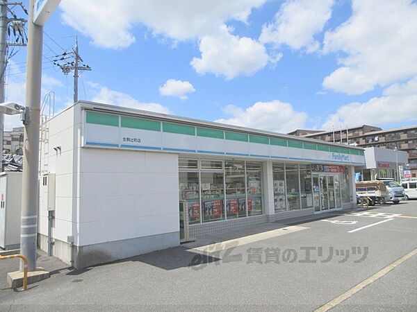 画像24:ファミリーマート　生駒辻町店まで240メートル