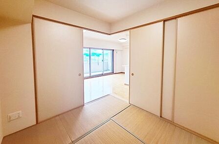 来客時やお子様の遊び場にも最適です♪